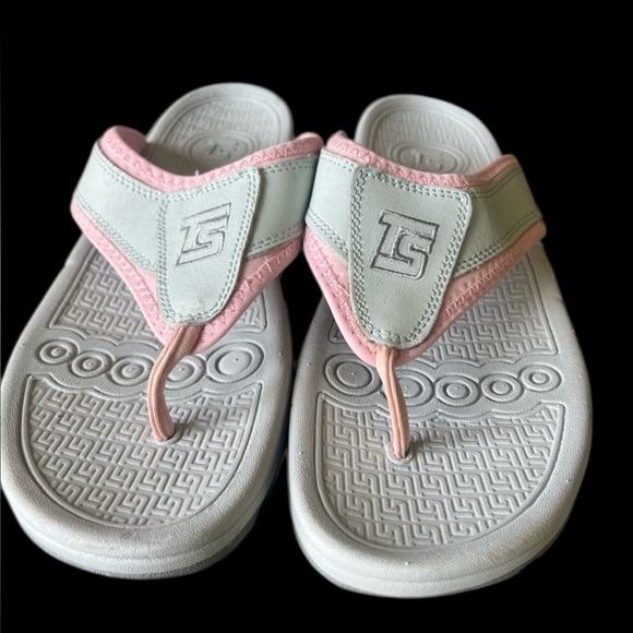 therashoe Shoes - Therashoe ladies, flip-flop pink and gray  9, excellent condition therapeutic